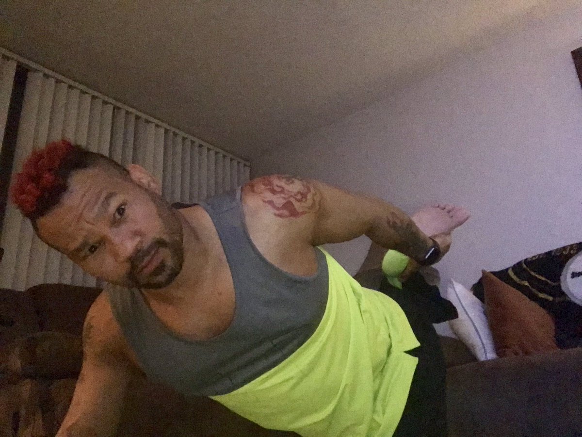 untouchable1_dm's tweet photo. My foot goes where now?!? #ouch Day 18 is Done! W/ Coreโผ๏ธ
#30daysofyoga #day18 #coreworkout #too #getflexy #and #abs #strong #core https://t.co/z3uTUUxCtL
