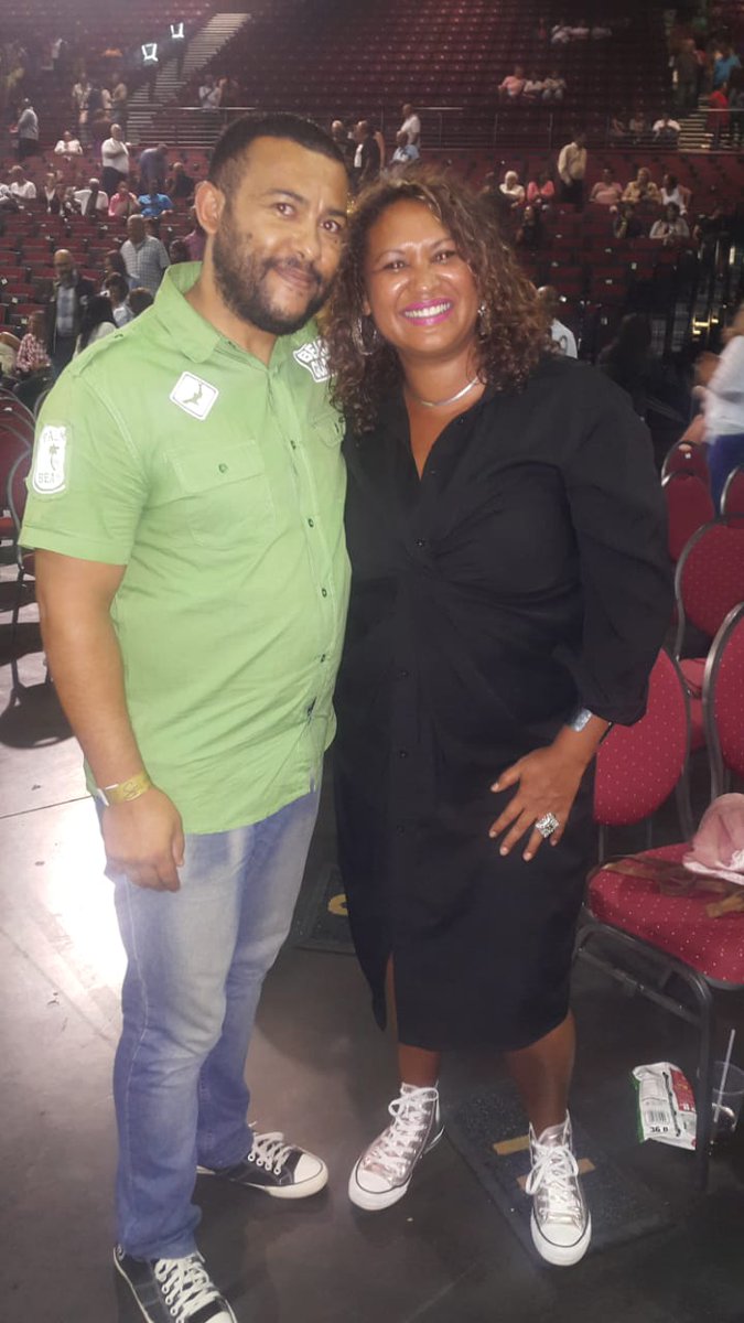 CharlieJ1213's tweet photo. After The Show #Part3 #ItsALoveThingVol3 #iamRobinP #BrukmanConsulting #JillLevenberg #NurAbrahams...https://t.co/9ijl7D796H
@JillLevenberg @iamRobinP @BrukmanConsult https://t.co/f5lnLo3iTT