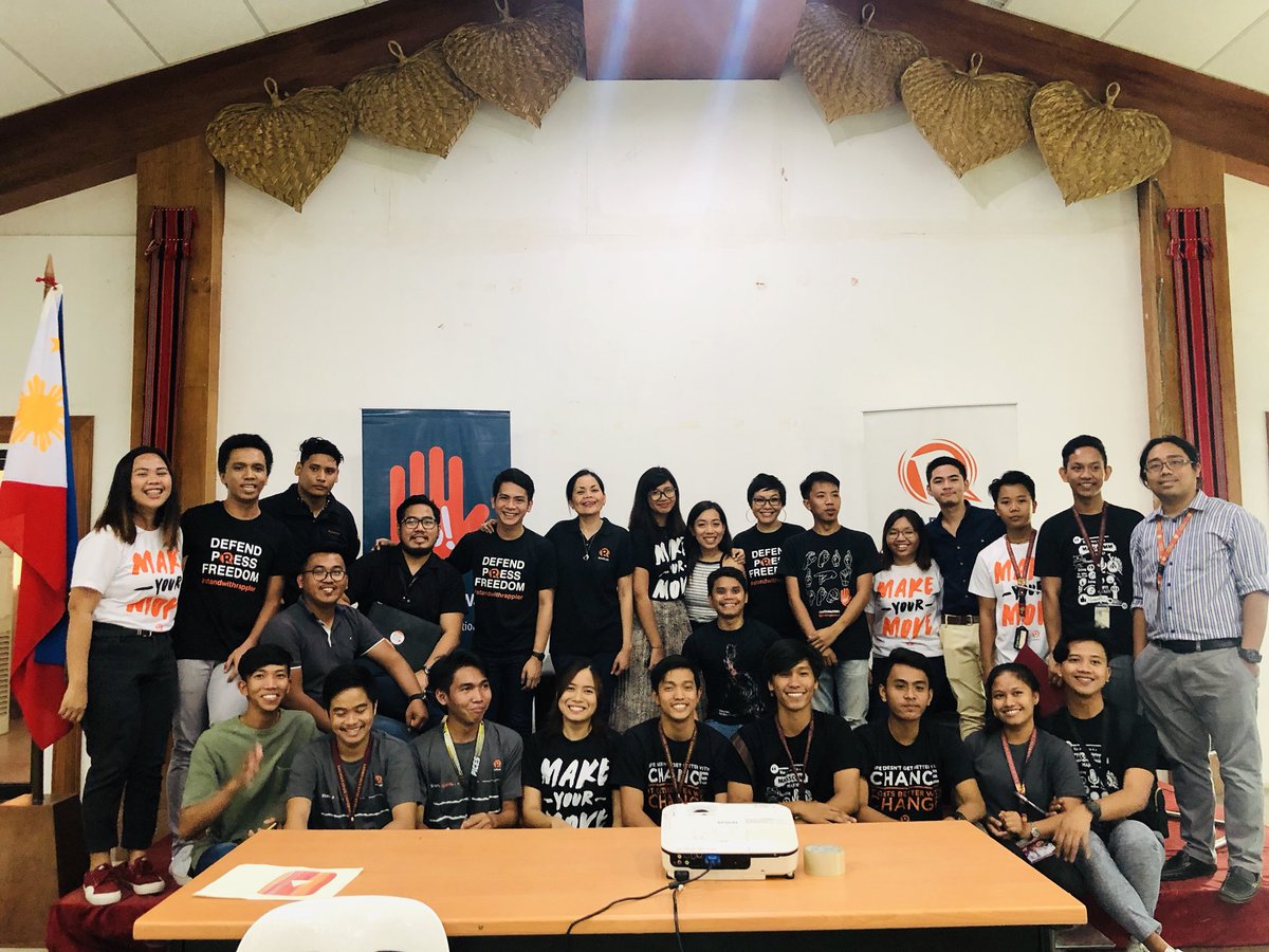 bnzmagsambol's tweet photo. Rapplers with CSU volunteers. Done with the first part of #MoveCagayan! 💪
Afternoon session will be talks on harnessing social media for civic engagement and storytelling, and fact-checking. There will be workshops too! https://t.co/00VOr3MJ0K