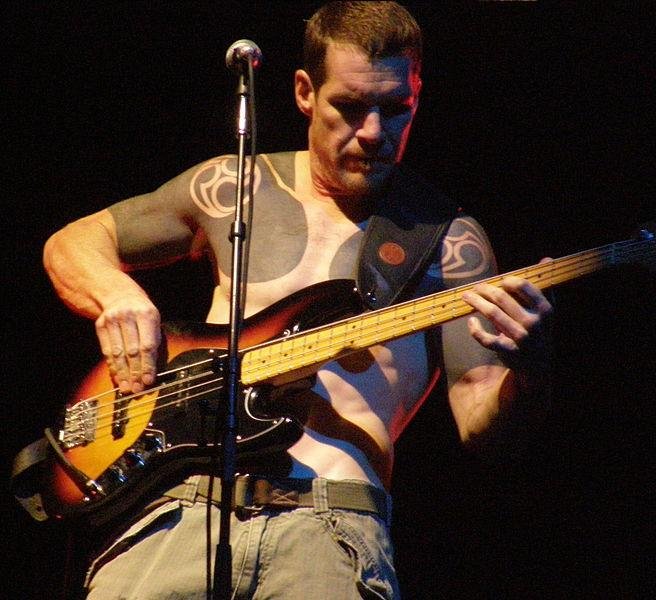 Happy 51st birthday to Tim Commerford! 