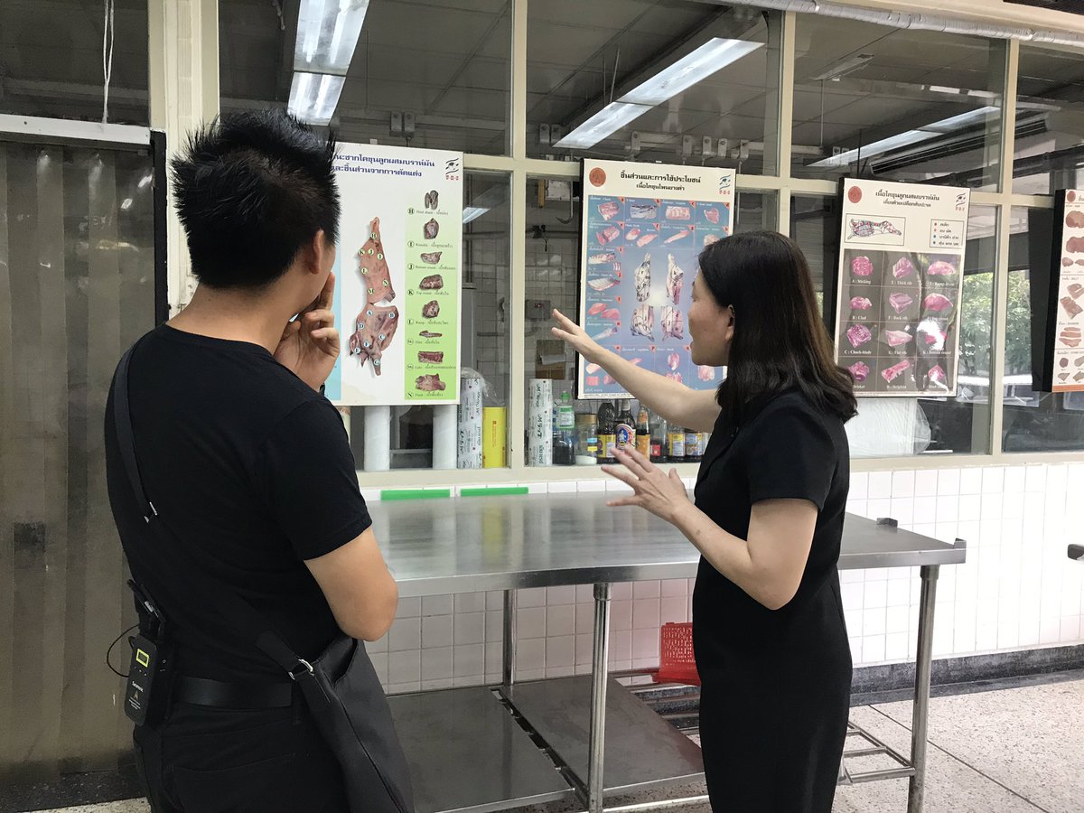 TCASKMITL's tweet photo. สัตวแพทย์ กับ สัตวศาสตร์ แตกต่างกันมากนะ รู้ยัง?
.
สาขาสัตวศาสตร์ ที่ #สจล เรียนเกี่ยวกับการเลี้ยงสัตว์ในฟาร์มไปจนกระทั่งการผลิตเนื้อสัตว์เพื่ออุตสาหกรรมการบริโภค
.
น้องคนไหนอยากรู้จักสาขานี้มากกว่าเดิม ติดตามได้ใน #UReview #kmitl https://t.co/83xBkPNwLR