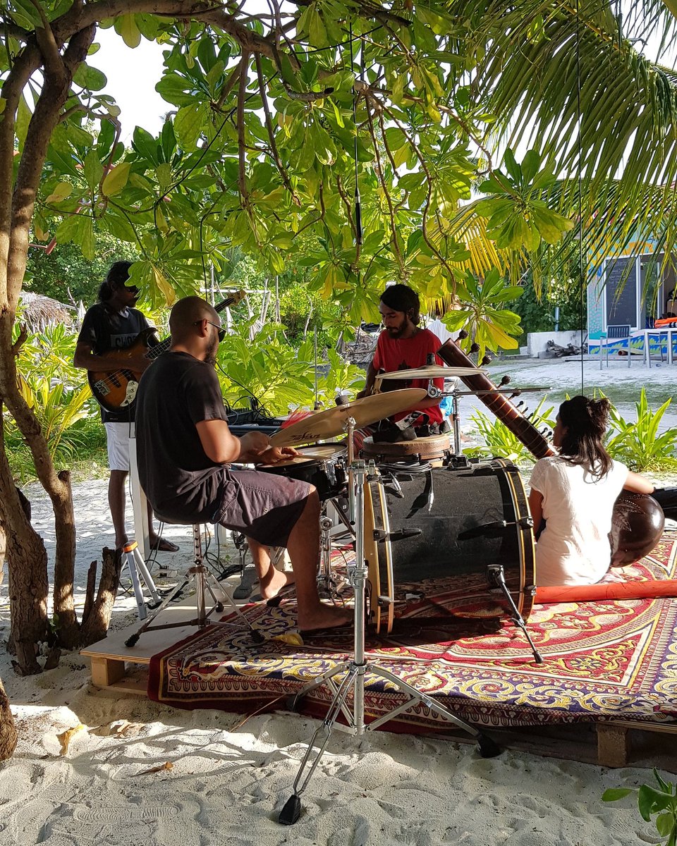 amphibuzz's tweet photo. Where the music meets the ocean
#indianocean #tropics #bucketlist #vacation #Thulusdhoo #letzbuzz #sitar #didgeridoo #drums #guitar #worldmusic #gig #islandvibes #beachlife #Maldives #amphibuzz https://t.co/jZnxzZ7Ke6