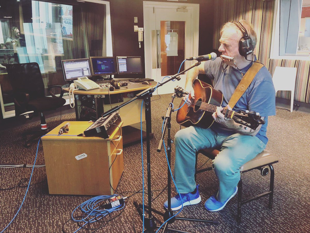 Ralph McTell in studio with <a href="/rgloveroz/">richard glover</a> <a href="/abcsydney/">ABC Sydney</a> | Australian tour starts this Friday bit.ly/ralphmctellaus