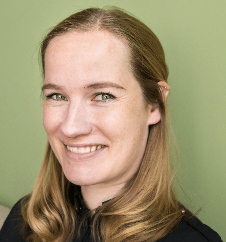 paymentbanking's tweet photo. "Viele FinTechs brechen traditionelle Strukturen auf, um Produkte oder Services letztlich stärker am Bedürfnis der Kunden auszurichten." heute in unserem Gesichter der Branche Interview @AlexaBismarck Country Managerin Germany von @Adyen 👩 https://t.co/ZUWMOLBlDc https://t.co/DJXyGRBdMe