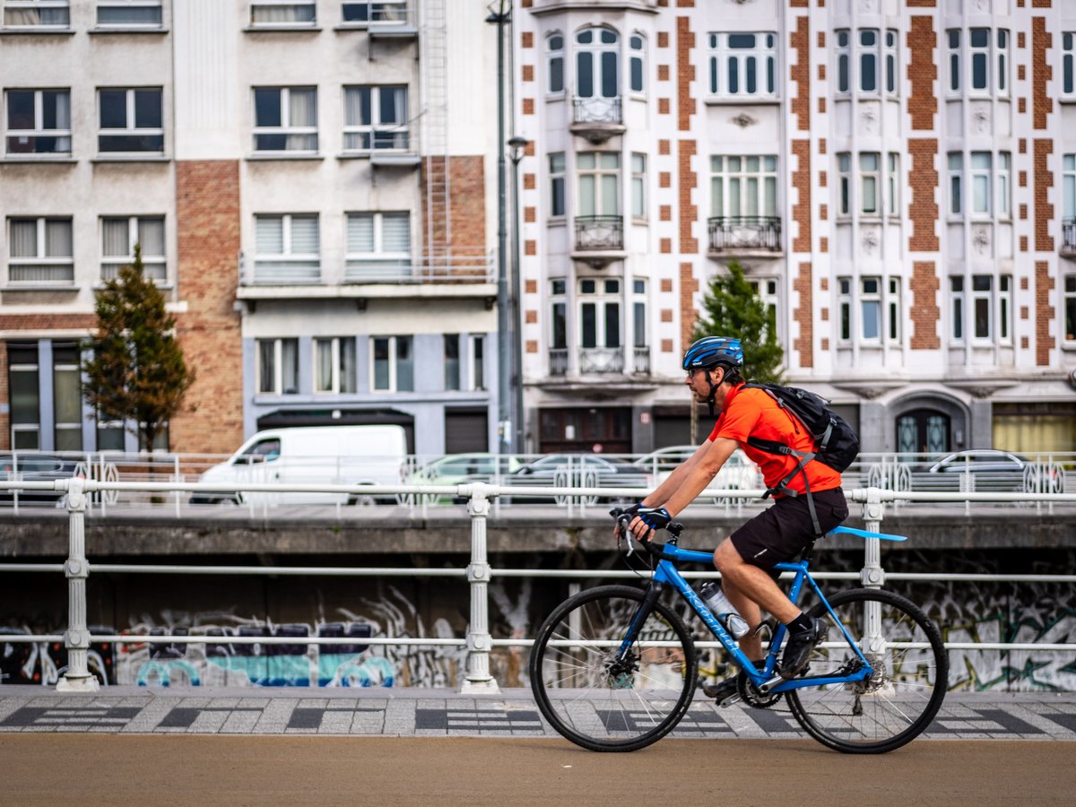 SmetPascal's tweet photo. Roulez-vous en vélo à Bruxelles ?
Si oui,  pouvez-vous prendre 5 minutes afin de compléter ce questionnaire de la @VUBrussel ?
Nous utiliserons les résultats pour améliorer notre politique cyclable régionale.
Un grand Merci !

➡️https://t.co/4680QoO7RC https://t.co/Efh4hzdDza
