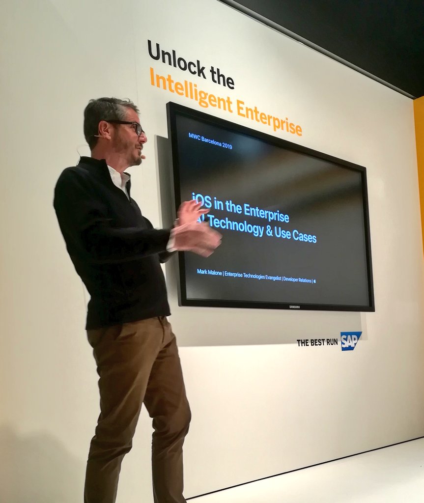 david_ruizb's tweet image. &quot; iOS in the Enterprise - AI Technology and Use Cases&quot; by evangelist Mark Malone from @Apple at  @GSMA Barcelona #MWC19  #innnovation #iOS #AR #AI #ML @sapcp @jkkansal1987 @SAPMentors