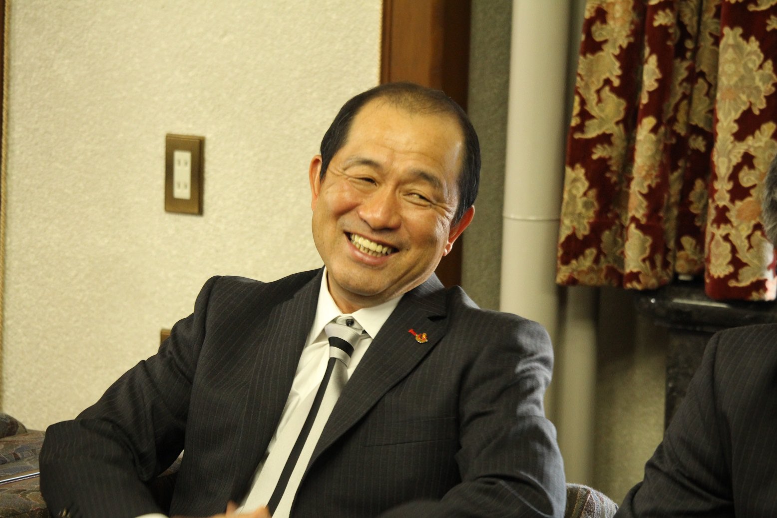名古屋グランパス Nagoya Grampus Twitterren 代表取締役社長 小西工己と風間八宏監督が ホーム開幕戦を前に河村たかし 名古屋市長を表敬訪問し 今季も街をあげての応援をお願いさせていただきました 河村市長からは サッカーはスピーディーで面白い 大須での