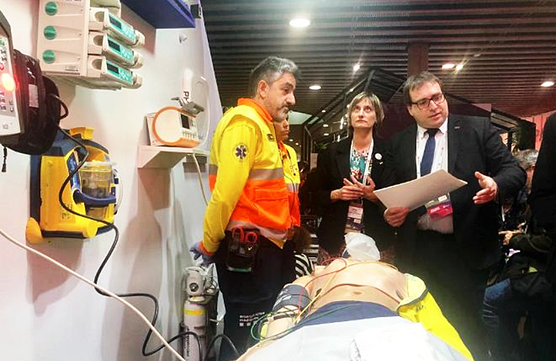 SmartLivingPlat's tweet photo. Noticia del sector: "Cataluña presenta un piloto de ambulancia conectada 5G que permite la comunicación en tiempo real con el hospital" https://t.co/fvHtI3ISNw | vía @ESMARTCITY_ES 

@DOMOTYS_ #SmartLivingPlat https://t.co/4TKikMgsdN