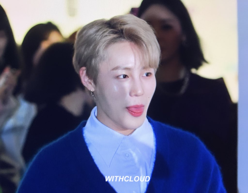 oohfairys_'s tweet photo. karena woojin ganteng dan hagureum ganteng parah, aku mau GIVEAWAY PULSA 20K BUAT 1 ORANG AJA🤣 RT AJA, nanti aku umumin tgl 1 maret barengan sama solonya Ha Sungwoon😂 *yakin dah ini GA bakal flop🤣 tapi gapapa kalo yang nge RT sampe 30 orang aku tambah 10K buat 1 orang lagi✌🏻 https://t.co/MajT5pGkZz
