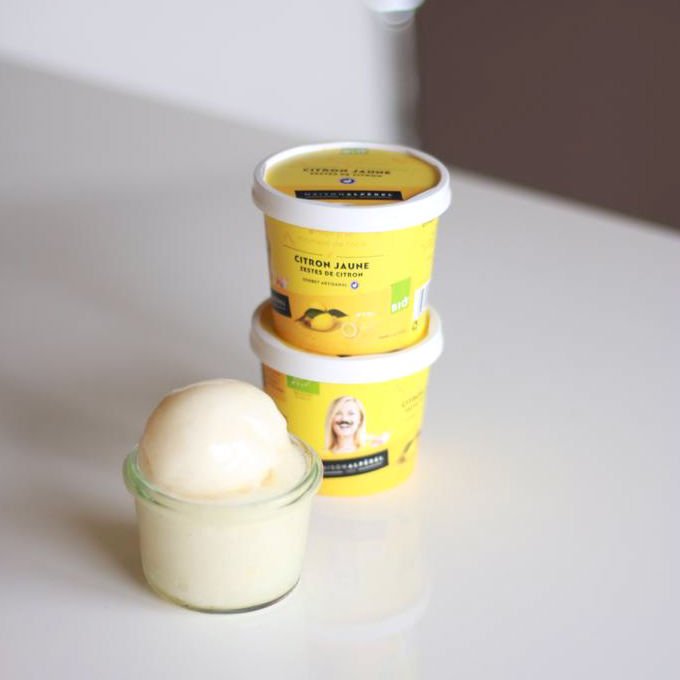 [❄️ Cadeau glacé de la semaine❄️ ] Retrouvez notre sorbet artisanal, citron jaune et zestes de citron, cette semaine pour une recette des plus gourmande !  Savez-vous que notre sorbet est bio en plus d'être onctueux ?  😃
#mardiConseil
