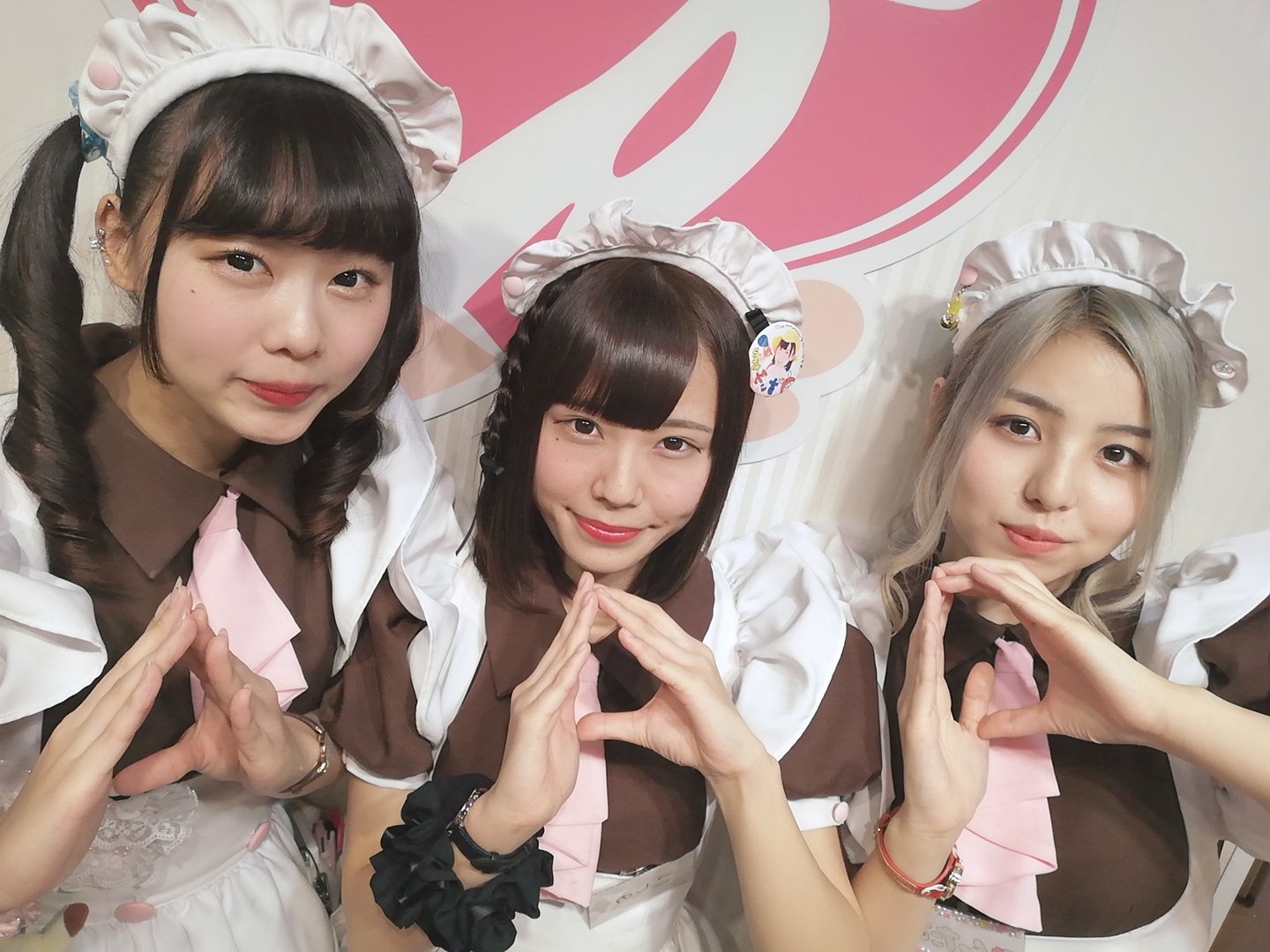 メイドカフェ あっとほぉーむカフェ ほぉ むカフェドンキ店 3月からドンキ店に仲間入りします にっぴー こしの ぺんたす 他にも ぱぴ子 ほしにゃ も来ます O ﾟ ﾟ O よろしくお願いしますー T Co Liqxbvocz8 Twitter