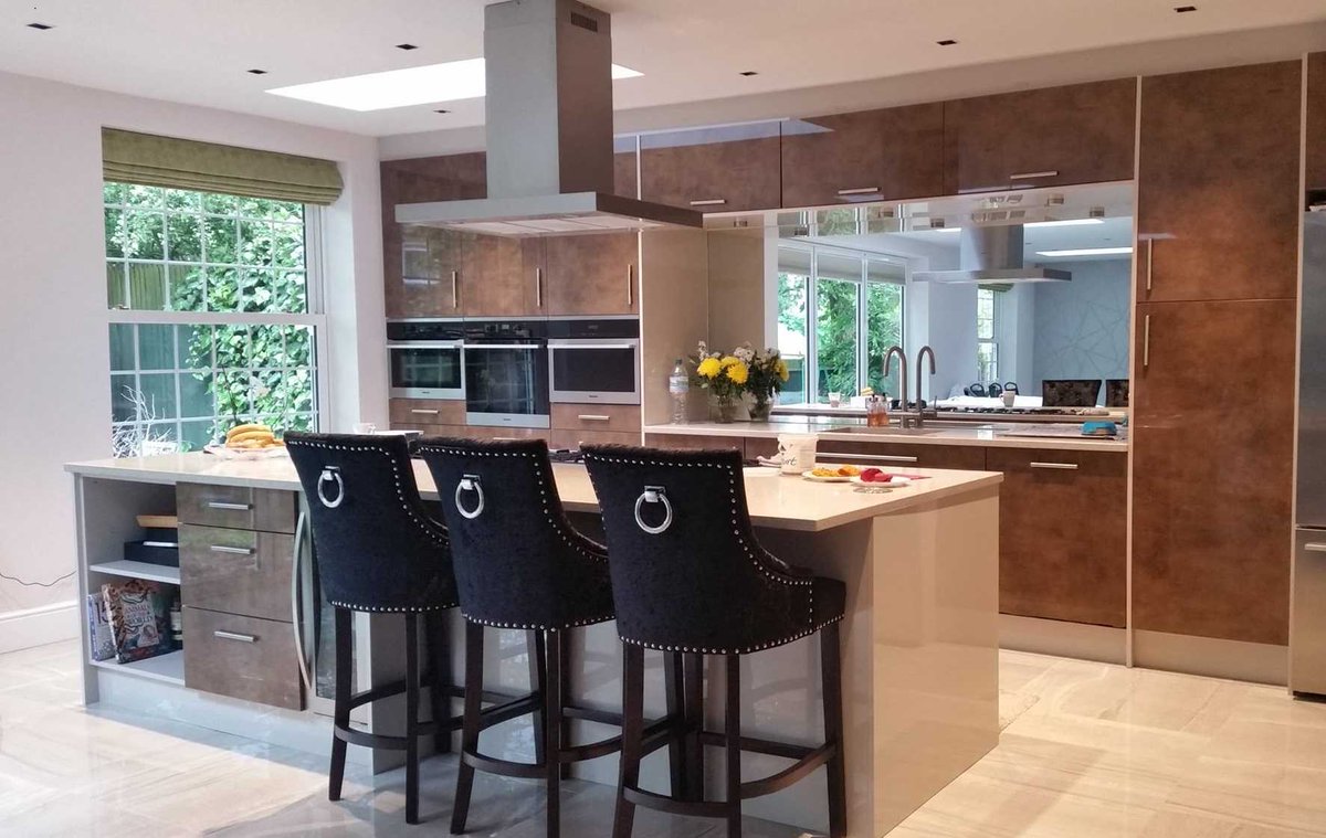 hemingwaydes's tweet photo. Are you a Builder, Interior designer or Carpenter?
We can help you, we work with many different trades all over the UK in manufacturing Bedrooms, Kitchens, Studies and much more.
Contact us today 
#builders #interiordesigners #carpenters #furnituredesigners https://t.co/Zcpq9zuqku
