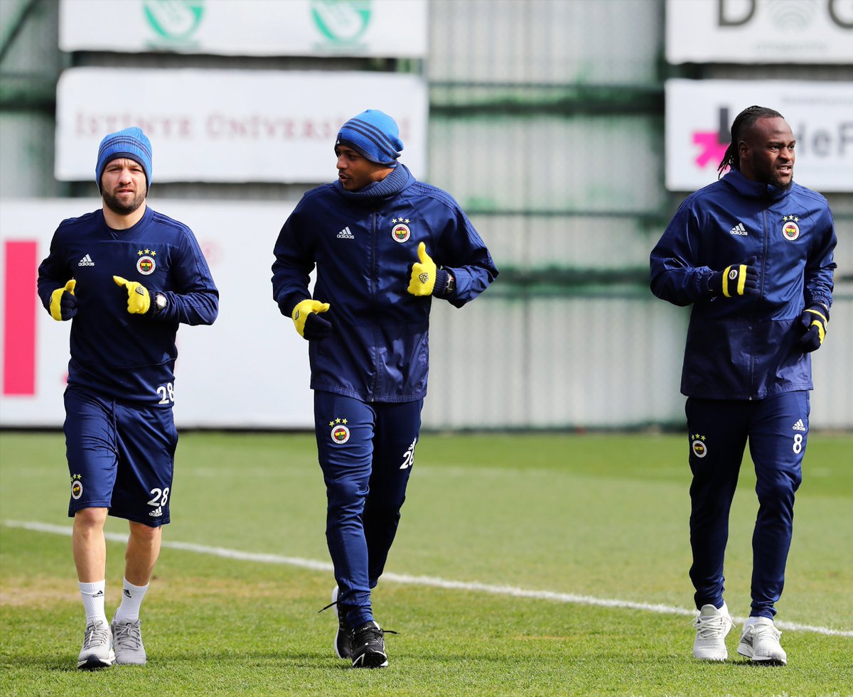 Fenerbahce's tweet photo. Çaykur Rizespor maçı hazırlıklarına başladık. 💪 https://t.co/M0NDjpNLUV
