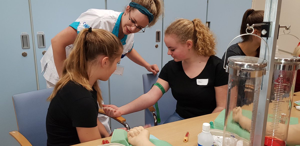 BetuweOnStage's tweet photo. @CWZNijmegen houdt vandaag #beroepencarrousel #doedag @BetuweOnStage #verpleegkundige #doktersassistente #okassistent & #anesthesieassistene https://t.co/zNBQH0oPPQ