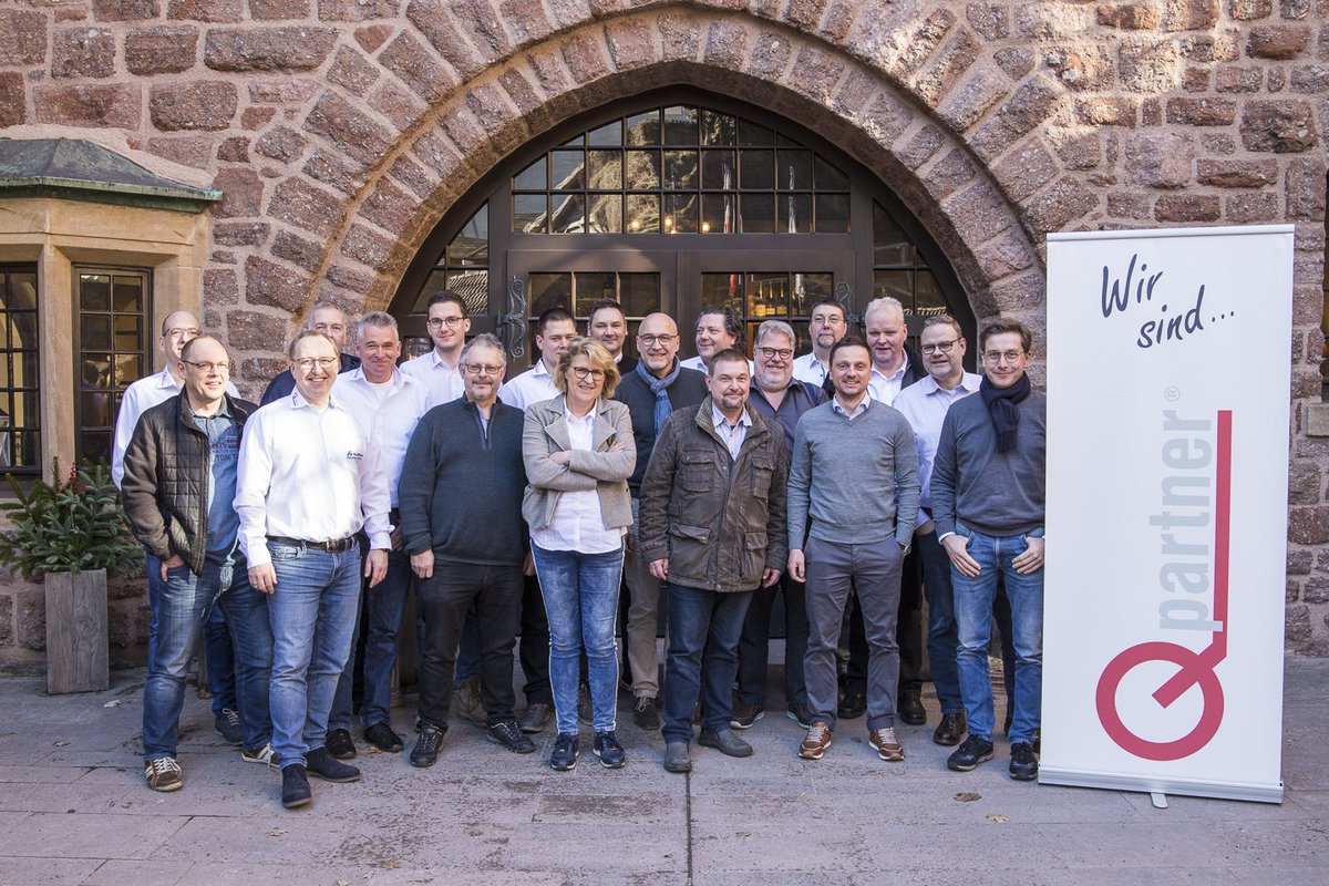 Spezialisten in der Verpackung im Meinungstausch auf der Wartburg qpartner-online.de/40-qpartner-ar…