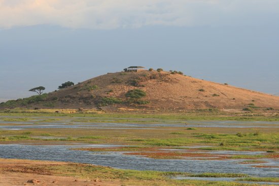This pyramid-shaped  Observation Hill, is one of the only places in the park where you can get out and walk. The views from here are also pretty special, whether south to Kilimanjaro or east across the swamps.
Follow us @fahari_travels
#AmboseliNationalPark #HomeOfElephants