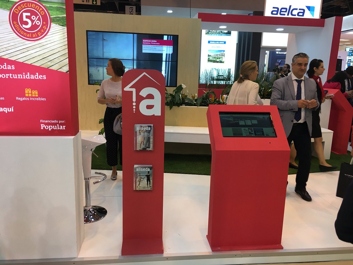 JJproProduccion's tweet image. Hoy os traemos imágenes del stand que realizamos en el Salón Inmobiliario SIMA, desde el diseño hasta su total producción. Proyecto de Hello Media para Aliseda. ¿Quieres ver más trabajos como este? jjpro.es/trabajos-y-pro… #jjpro #stand #feria #sima #ifema #produccióngráfica