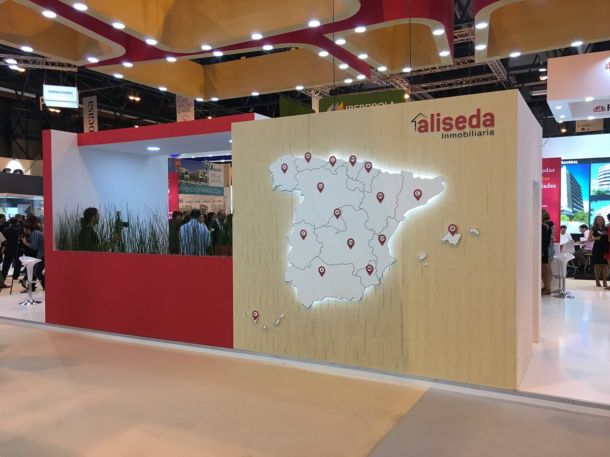 JJproProduccion's tweet image. Hoy os traemos imágenes del stand que realizamos en el Salón Inmobiliario SIMA, desde el diseño hasta su total producción. Proyecto de Hello Media para Aliseda. ¿Quieres ver más trabajos como este? jjpro.es/trabajos-y-pro… #jjpro #stand #feria #sima #ifema #produccióngráfica
