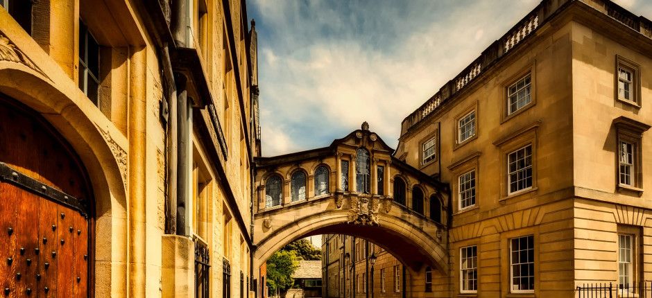 FlashTweet's tweet image. 8️⃣[#IntelligenceArtificielle] #Oxford dégaine #Diffblue, un outil permettant aux développeurs de tout niveau d&apos;injecter de l&apos;#IA dans leur code gratuitement buff.ly/2BSjvnM v/ @Bdaily

#FlashTweet 

#Developer #AI #ArtificialIntelligence #DeepLearning #MachineLeaerning