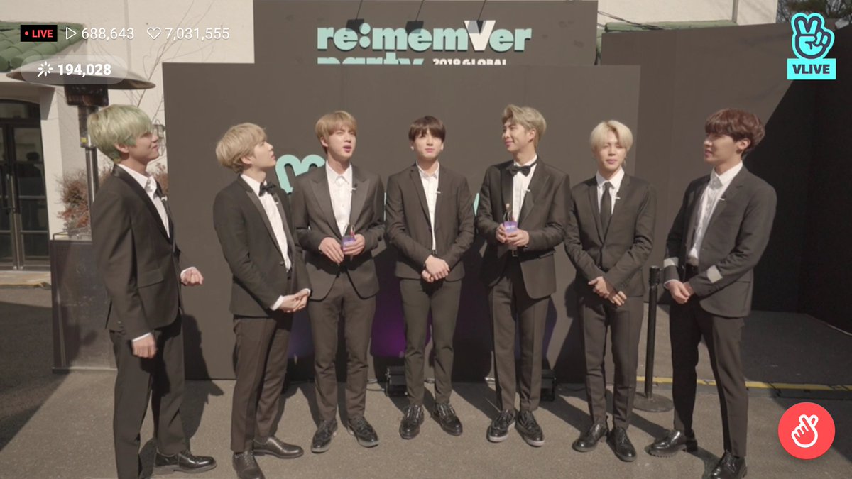 YFoqi's tweet photo. #rememberparty
#bts
#army
#VLIVE

みんな美しすぎる https://t.co/gKI0EVWq1a