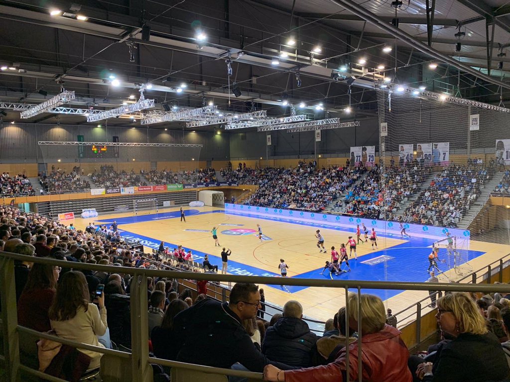 HacHandball's tweet photo. #SaveTheDate Les #playoffs ! 8 matchs décisifs, 4 à la maison aux @dockslehavre (1er rdv le 16 mars). #LesfillesduHAC ont besoin de vous. La seule équipe de @RegionNormandie en passe de revenir en #LFH, nous allons le faire et vous allez le vivre avec nous ! #NousSommesLeHavre https://t.co/SaYp5KzIdq