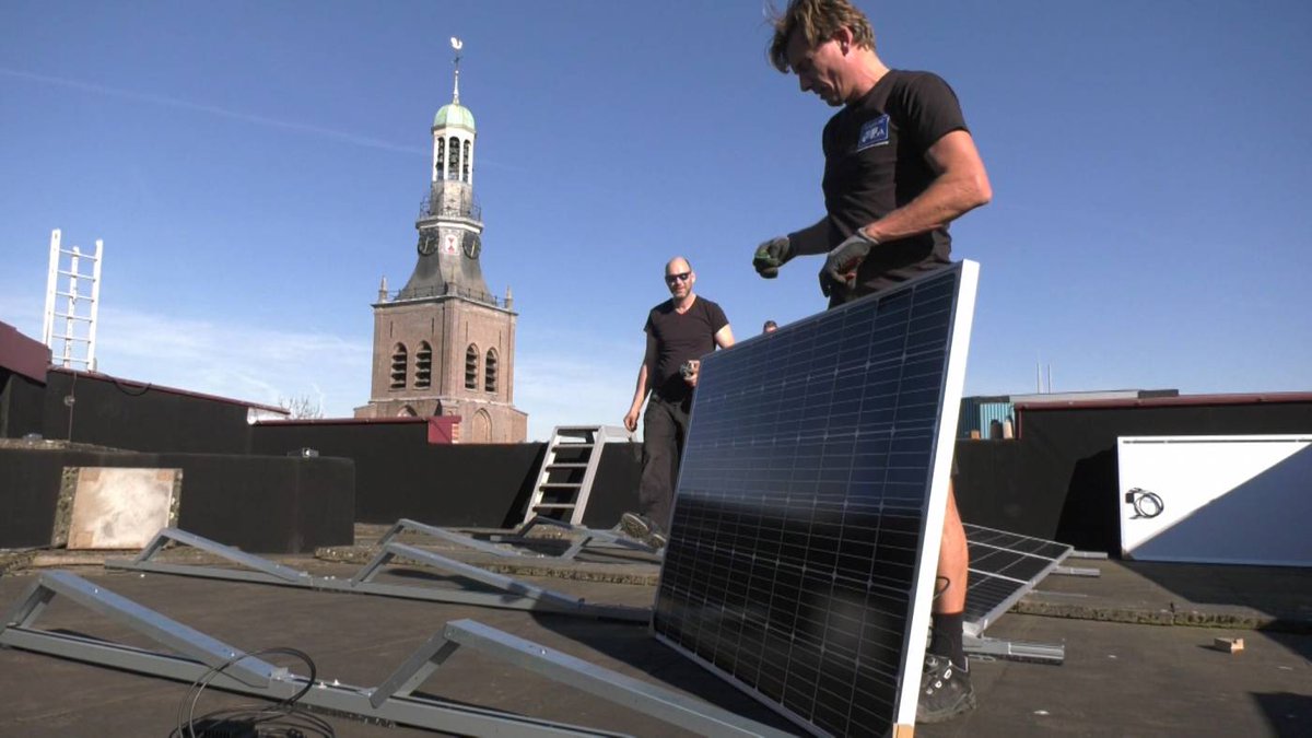 PVCARE's tweet image. Over vooruitgang gesproken. In 2004 was Etten-Leur een van de eerste gemeenten die zonnepanelen installeerde. 15 jaar later, worden ze vervangen.  De opbrengst is maar liefst zes keer zo hoog: bit.ly/2BVkQKC.

Inspectie, O&amp;amp;M nodig? PV-Care: bit.ly/2DLm5ha.