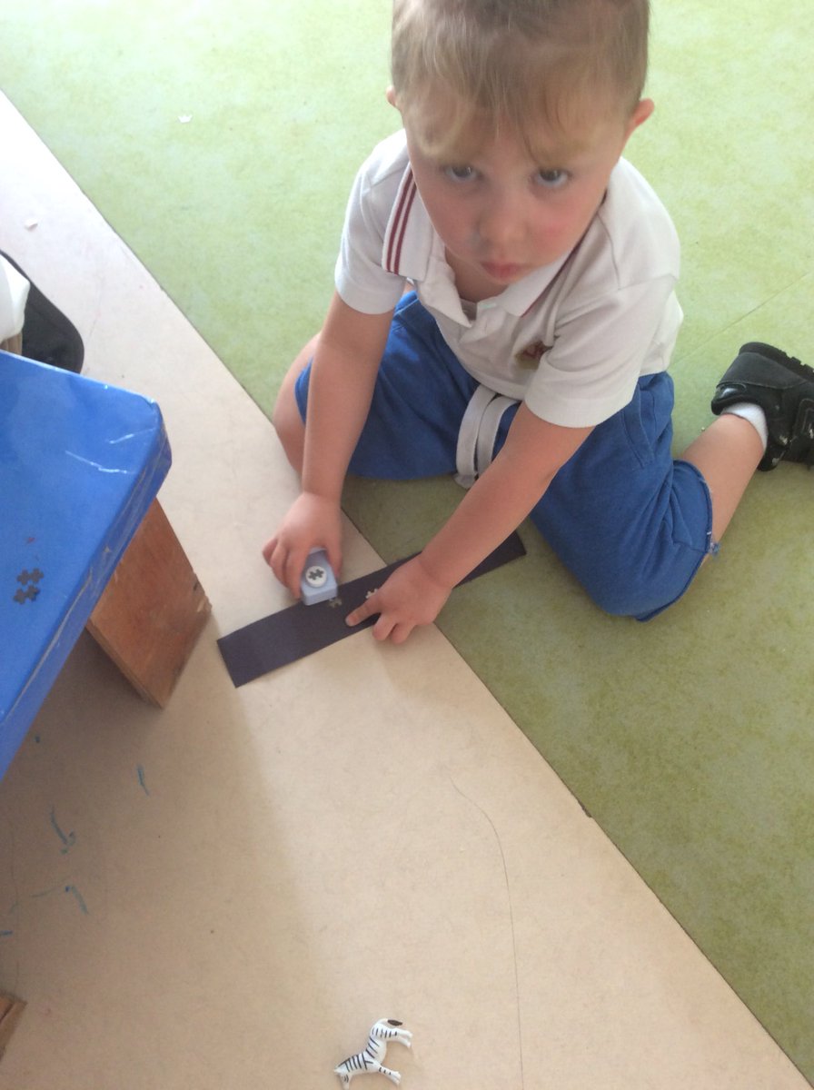 VHPS_FS1's tweet photo. The writing table in FS1 Green has been very busy today after introducing stamps to the continuous provision. The children have been building their fine motor skills by stamping. #EYFS #vhprimary #stampingmadness https://t.co/V3JiUoc0A8