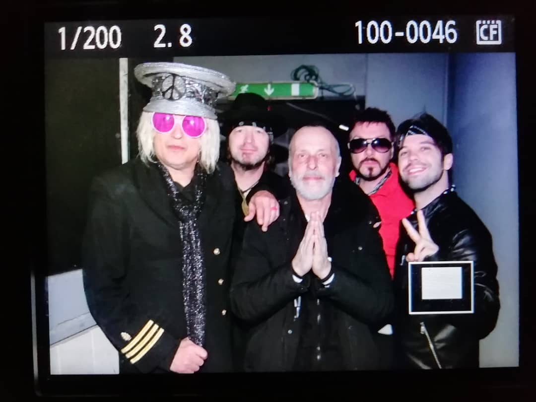 AlexRuffini's tweet image. Lo scorso sabato è stata una serata bellissima, incontrare i miei amici #enuffznuffofficial...Grazie per le #emozioniforti che mi regalate sempre con la vostra musica e affetto🙏❤️🙏
@chipznuff @Tory_Tunes
 Dany &amp;amp; Tony 🎸#fuckcancer #fuckpancreaticcancer
cancerdrugsandrockandroll.org