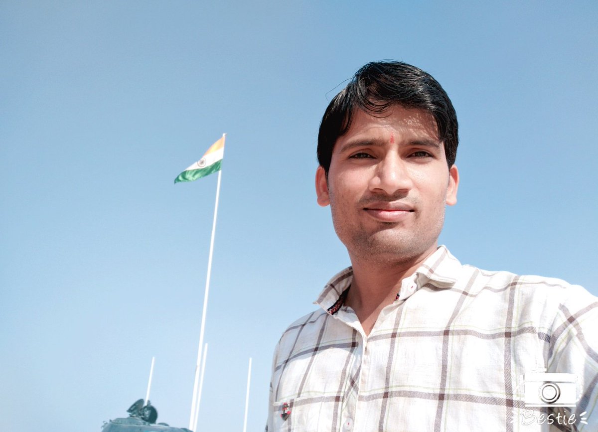 sureshchoudha18's tweet image. हम हिन्दुस्तानी 12 दिन शोक रखते हैं और 13 वे दिन काम पर लग जाते हैं.. #IndianAirForce  #IndianArmy  #IndianNavy 🙏🏻🇮🇳 Jai Hind🇮🇳