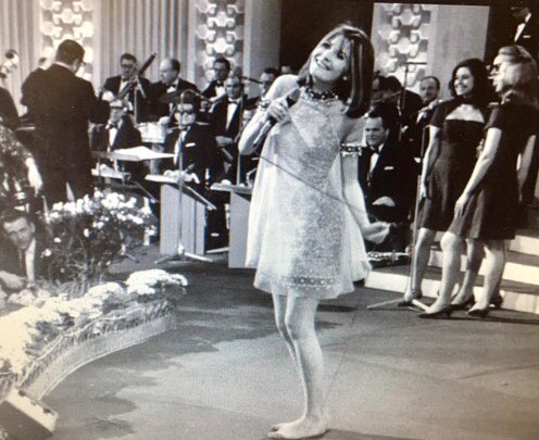 This is Sandie Shaw in 1967 at the Eurovision.....52 Years afo Happy birthday Sandie. 