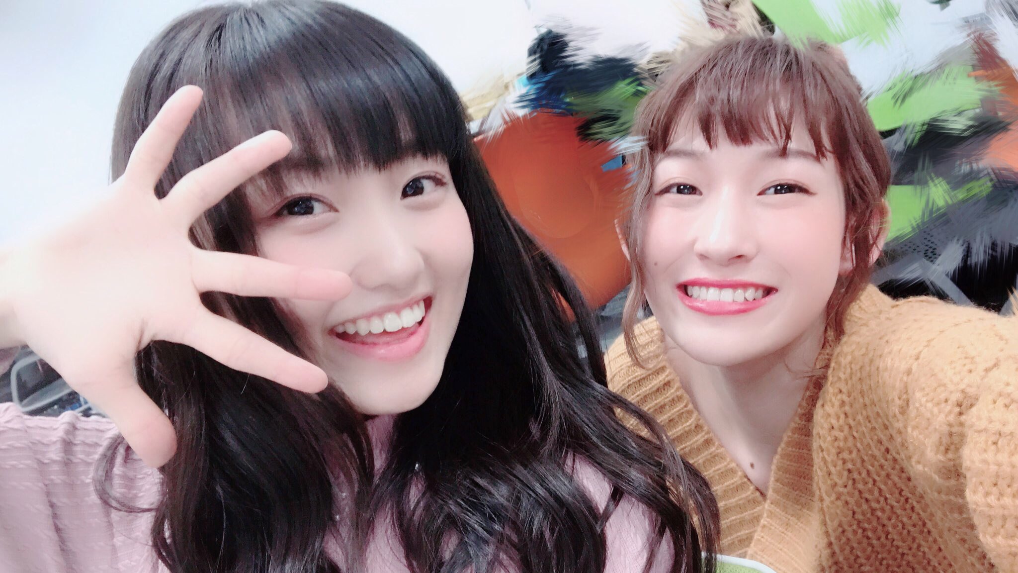 鳴海まい こんにちは 鳴海まいです 18 30からニコ生 おねぇちゃんねる 始まります がんばります お楽しみに んふふ W Witch