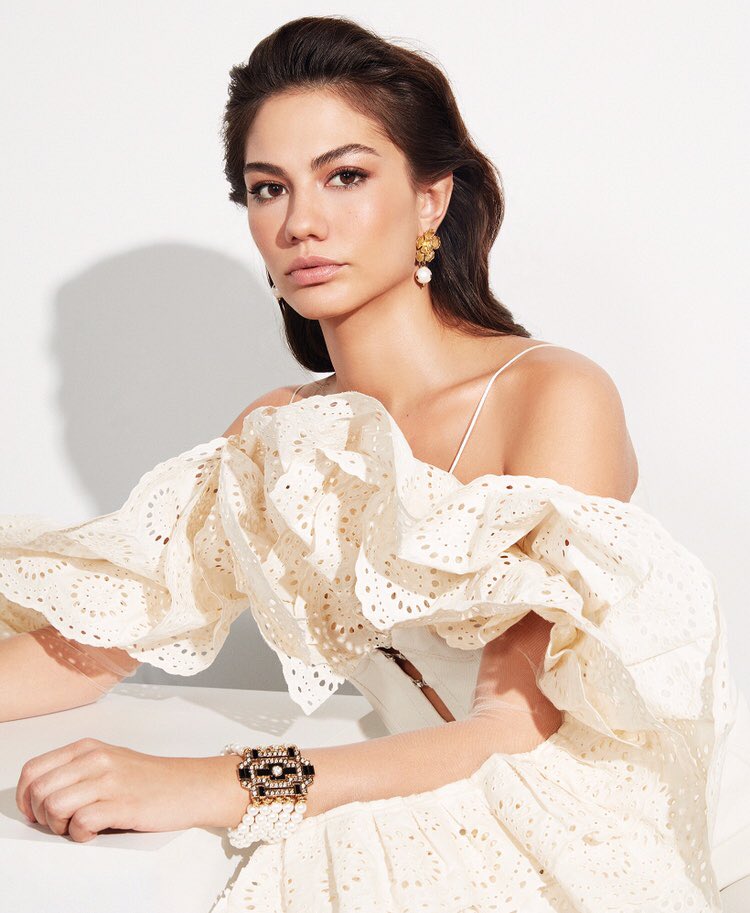 Mutlu yaşlar 💫 #DemetÖzdemir