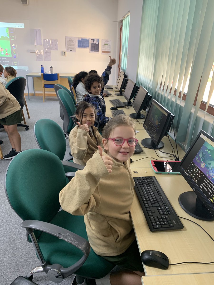 GISPYPG3's tweet image. @GCSPYPG3 are developing their computing skills in our @Microsoft Suite as part of our inquiry into ‘How we organize ourselves’ by understanding communication systems for global connections 🤓💻🖥🖱#TransdisciplinarySkills