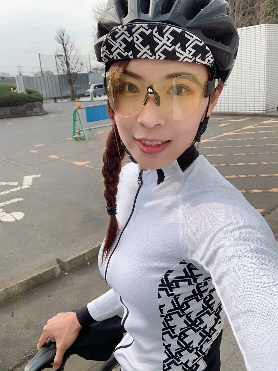 篠 บนทว ตเตอร 白も意外とよき ロードバイク乗り始めてからの初白ジャージ ง W ว