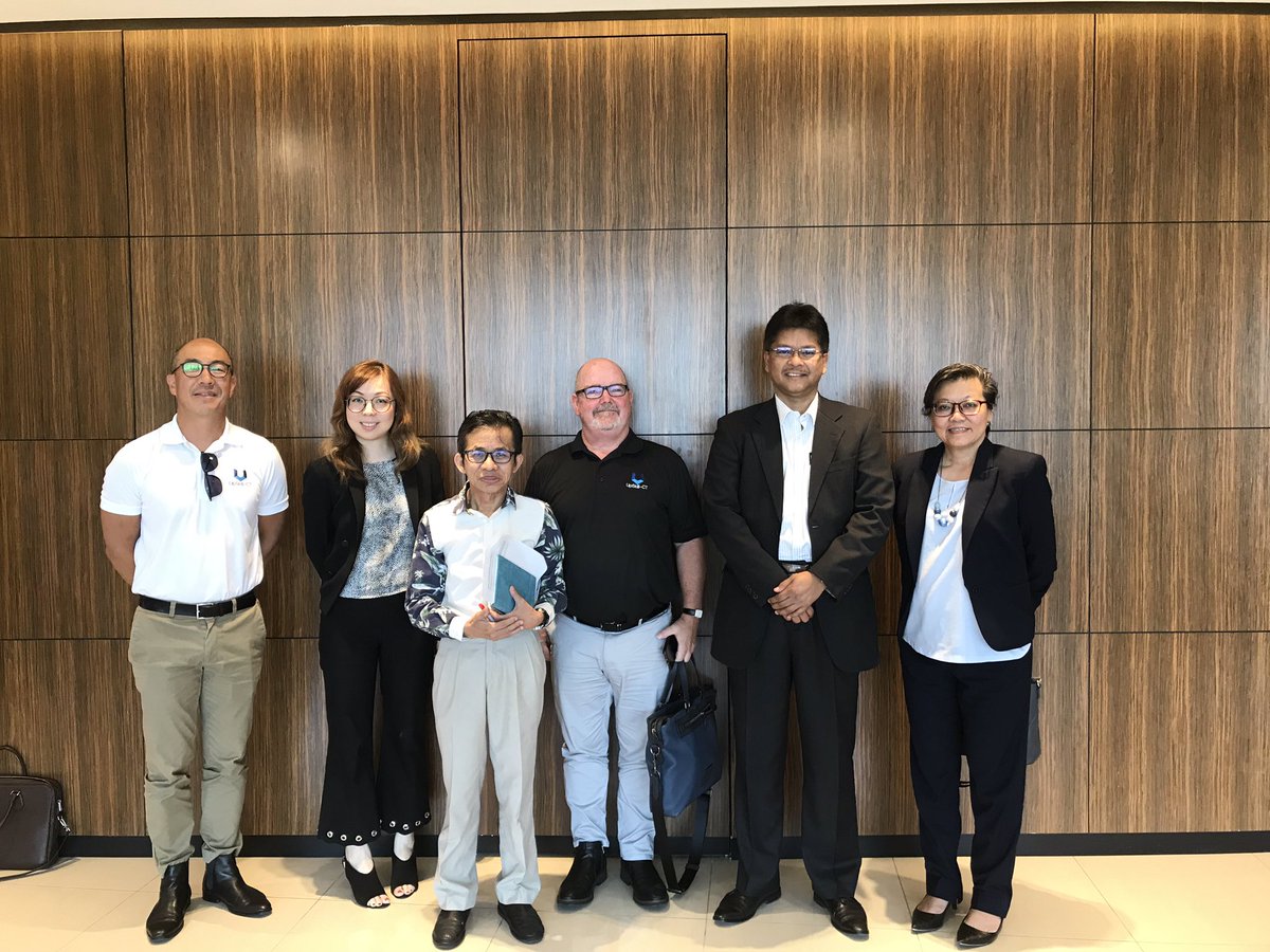 VictoriaConnect's tweet image. Celia Yeo @VictoriaConnect facilitated a meeting between Melbourne based edtech consultancy and training company #UpSkill-CT represented by #PhilTasker and #AdrianChua with #MindaGlobal to talk about equipping students with skills for the future #AI #dataanalytics #cloudcomputing