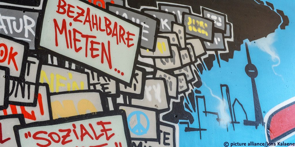 FU_Berlin's tweet photo. Neues Lehrformat von @ProfBraunPM findet im Sommersemester zum Thema "Mieten in Berlin" statt. Beteiligte: Studierende @FU_Berlin, Hausverwaltungen, WBGs, politische Parteien + Bürgerinitiativen. Mehr in der aktuellen @Tagesspiegel-Beilage: https://t.co/oESr4jNiaM
#MieteBerlin https://t.co/JiltI6l1El