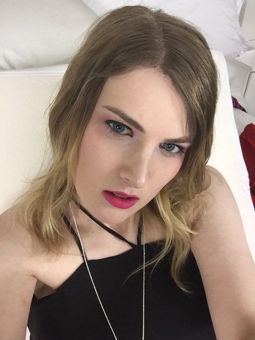 Watch Nikki Winters's leaked NSFW photo on TwXstars