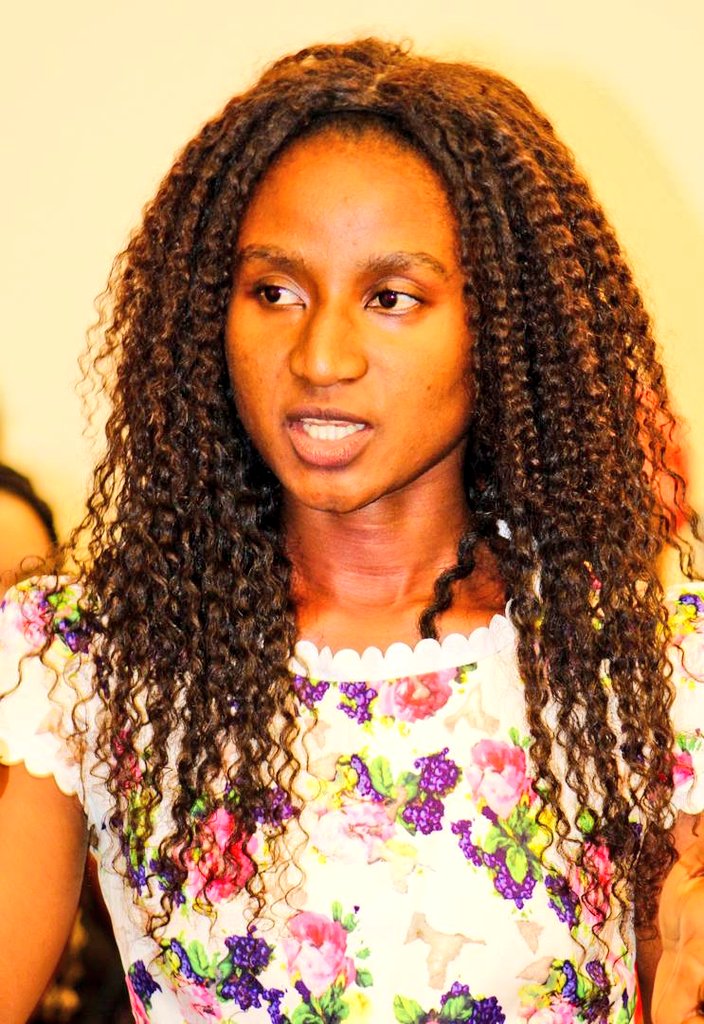 MadameDigitale's tweet photo. Voici les quatre gagnantes des meilleurs #Pitch du #EllesCoachingConakry utilisant le #PersonalBranding. La juge de taille pr l'occasion etait Mme #MaladoKABA Ancienne ministre de l'Economie & des Finances #Guinee. Felicitations a toutes💪
#entrepreneur
#womeninbusiness
#leader https://t.co/a6Tfrma3wU