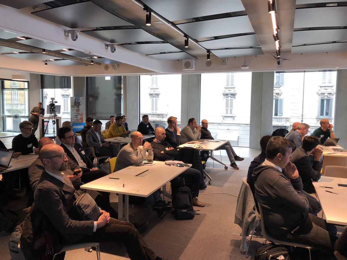 MarcoLorux's tweet image. Oggi #datacenterevolution evento pragmatico e verticale, sala piena per i tavoli di lavoro dedicati esclusivamente a #serviceprovider italiani. #onstage #AndreaStracchi per discutere di cosa vuol dire essere un fornitore di servizi #cloud