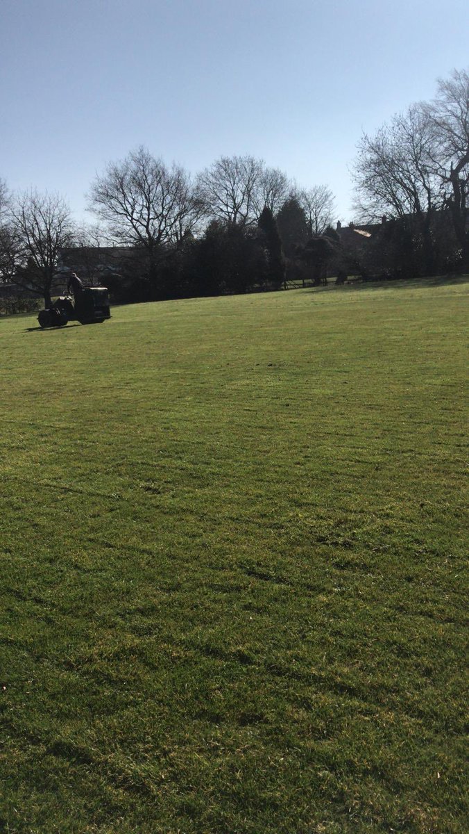 FlecknoeCc's tweet photo. First roll and mow of the square done. Not long to go @SNCLResults #cricket #Warwickshire https://t.co/fKsKl8p4wT