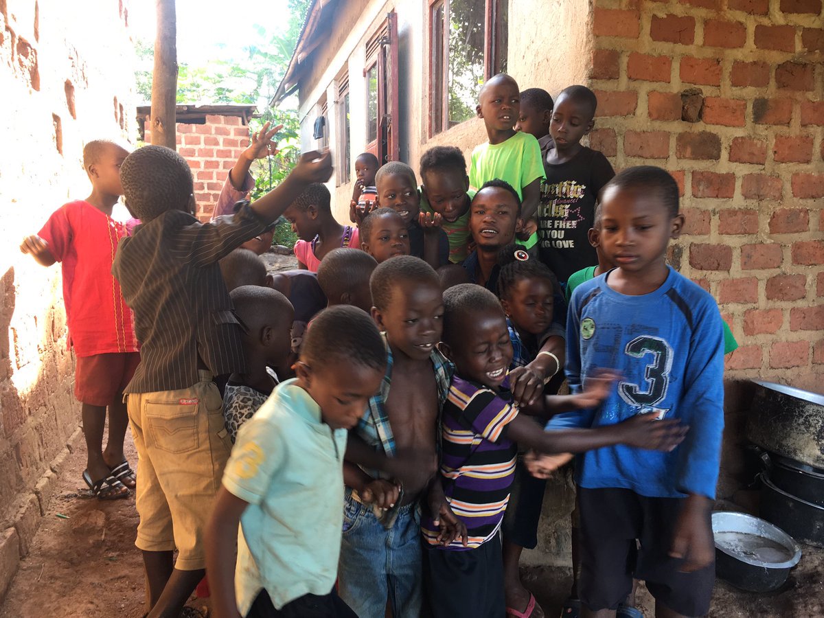 johnedwards0628's tweet photo. Hello everyone. I need kindly introduce this to you. We are found in Ghana serving orphans and needy kids housing feeding and educating 35 kids. We kindly asking for help to take care of the kids https://t.co/f97DsQoYq4