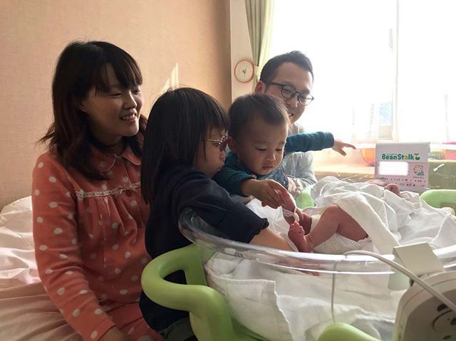 かんさい情報ネットten Ytv News En Twitter めばえ お姉ちゃんたちは初対面 赤ちゃんに興味津々のようです めばえ 2910人目の赤ちゃん ベビー 和歌山県 和歌山市 女の子 3人目 出産 Ten T Co M7oydbmouo