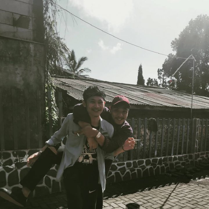 Ubeekaprilio's tweet photo. ayo pergi bersamaku > PUBG barbar on #BIGOLIVE https://t.co/7rLVg9mGr0 https://t.co/XBd1e1mqIA