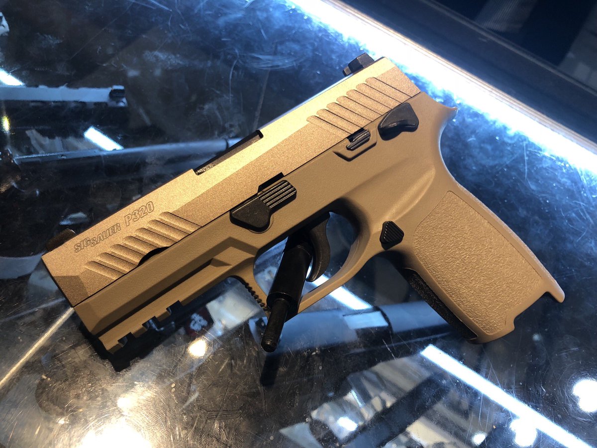 サバゲーショップ ドラゴンフォース 板橋 Weの P3 へ刻印をいれさせて頂きました 元々スライドには何も刻印が入って無いのでバチっと決まる様になりますね オリジナルのシリアルも追加してあります 気になった方は是非ご相談下さい Sig