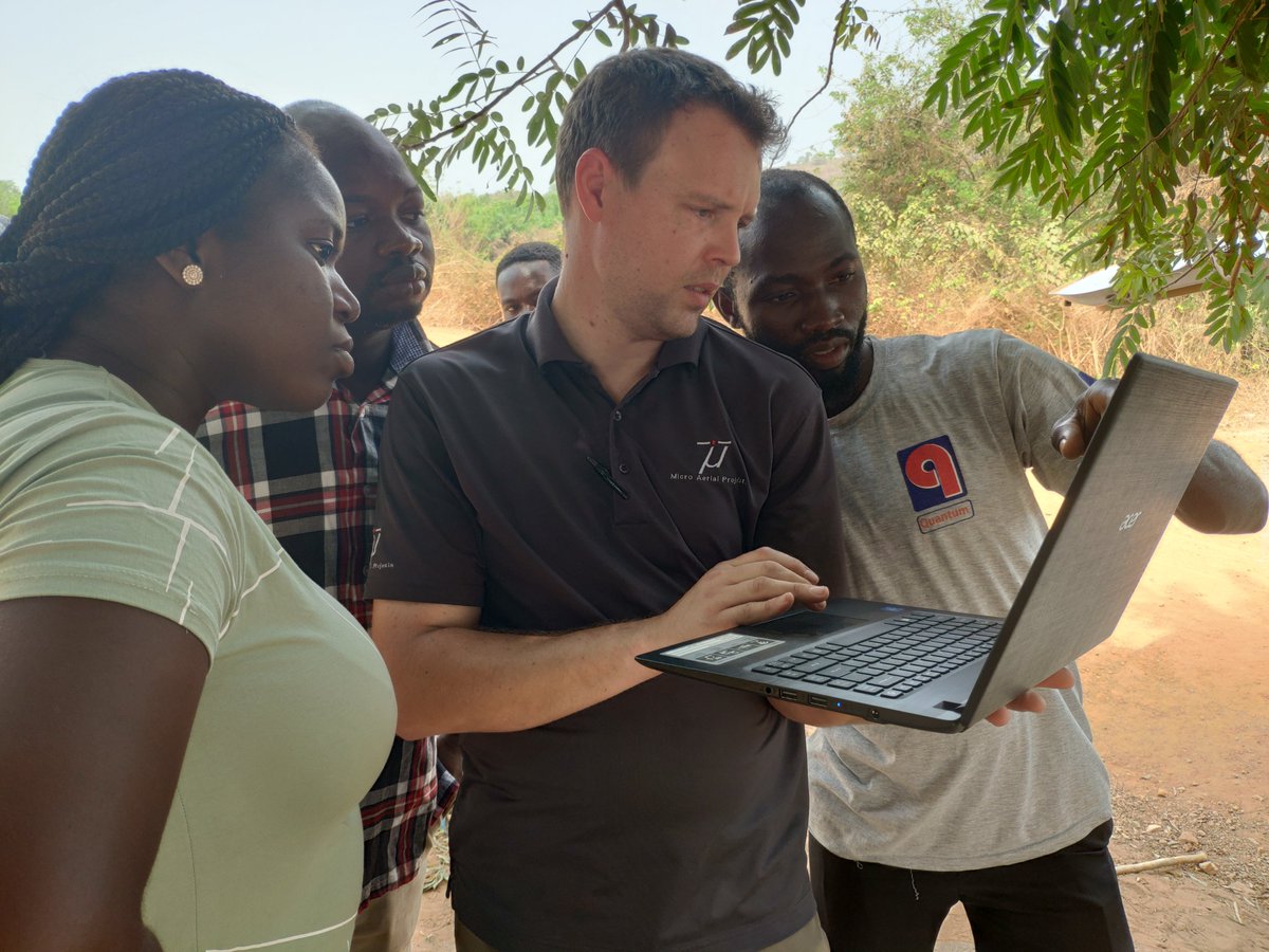 AerialProjects's tweet photo. With support form @OmidyarNetwork we are introducing a hybrid VTOL/fixed wing #VMap mapping platform in #Ghana for testing in virtual surveying of parcels in difficult rural terrain. Hybrid platforms have longer endurance than multi rotors and are easier to fly than fixed wings. https://t.co/cYxHo7GY7b