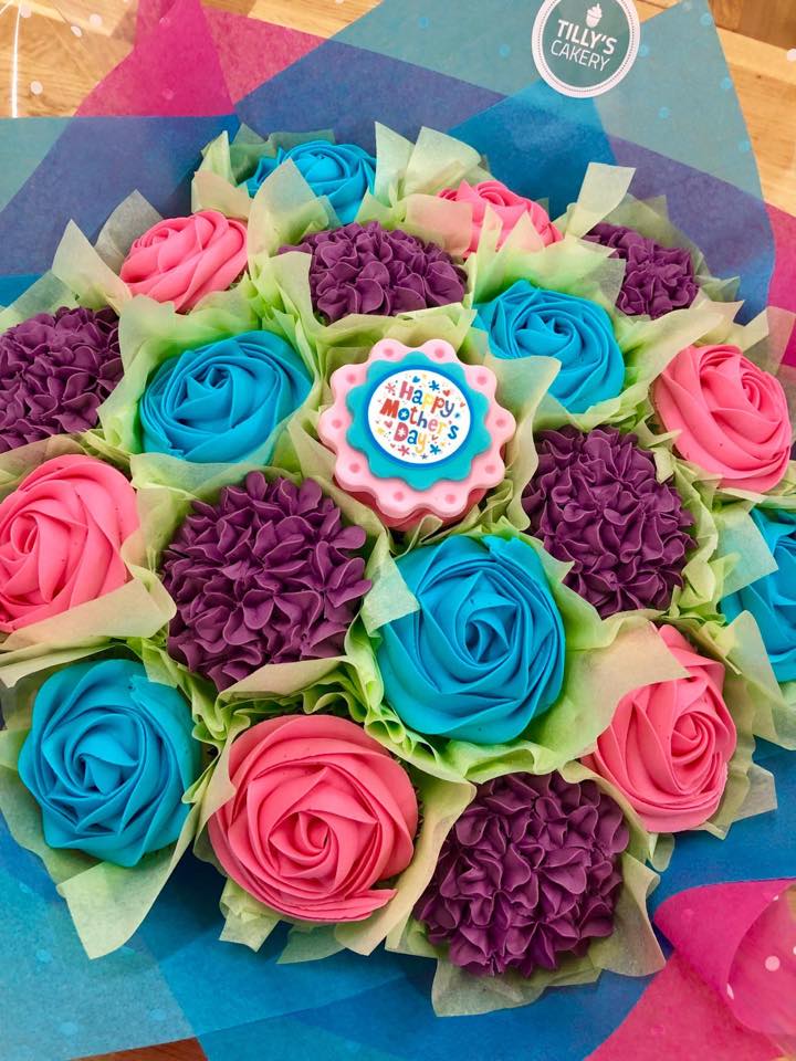 TillysCakery's tweet photo. Mother's Day Cupcake Bouquet 
Available in 2 Sizes:
Standard (12 Cupcakes) £35
Large (19 Cupcakes) £45

#cupcakebouquet #cupcakebouquetsliverpool #tillyscakery https://t.co/extKRveAmC