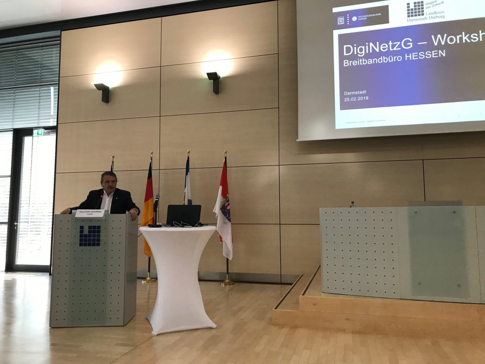 BBB_digi's tweet photo. Beim #BBB-Workshop erfuhren Vertreter aus #Darmstadt und Umgebung alles Wichtige zum #DigiNetzG. Städte und Gemeinden diskutierten Verhandlungsstrategien beim #Breitbandausbau.
#Hessen @zuhauseimladadi https://t.co/Day9CErdUA