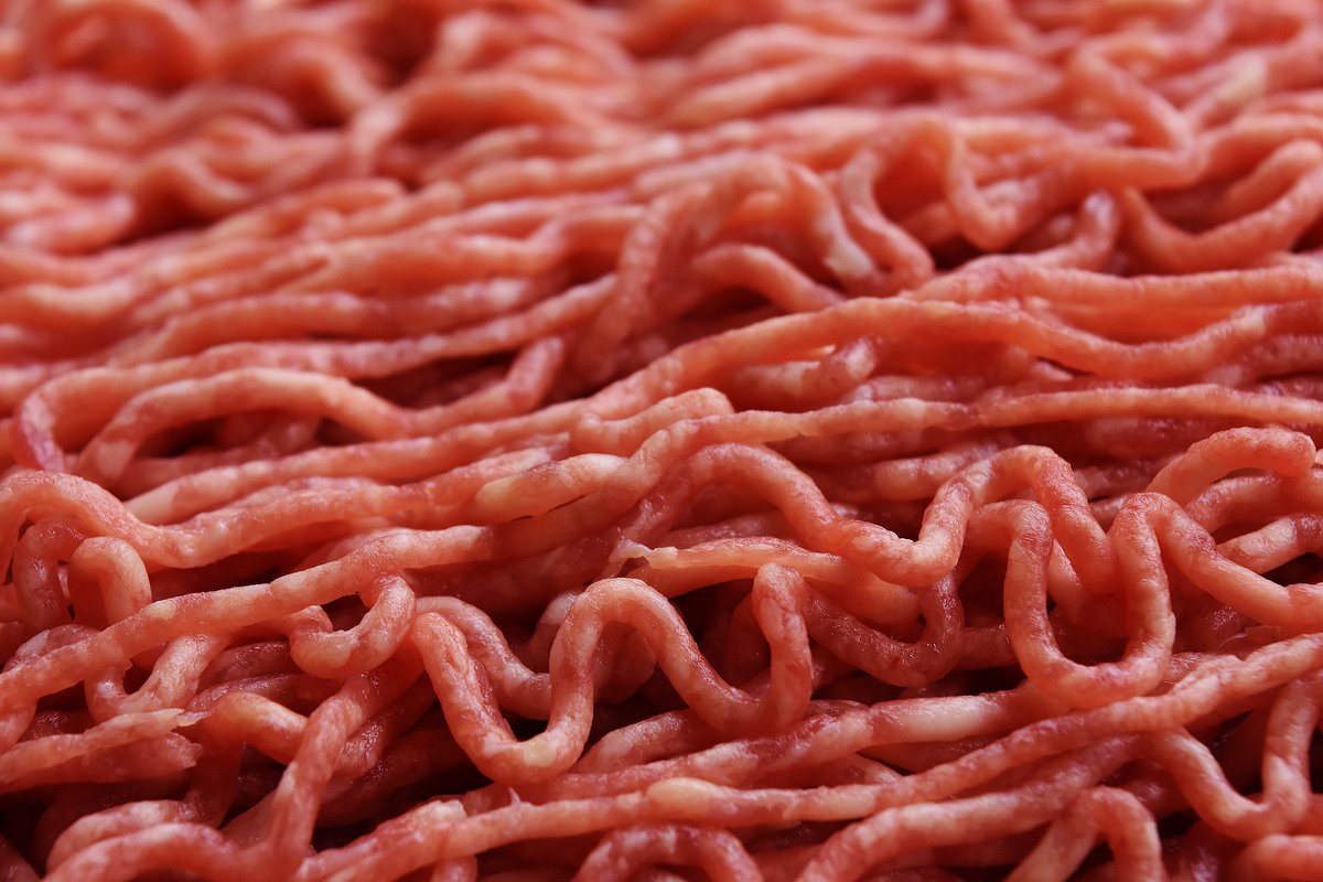 GesameMachinery's tweet photo. ⚙️ Our Meat Grinder GP32 allows an approximate producction of 900 kg/hour. Check out the features and specifications ➡️ https://t.co/heZigYDuow   
#MeatGrinder #MincedMeat #MeatMincer #GroundMeat #FreshMeat #Picadora #Picadora #BurgerMeat #MeatBurger #butcherequipment #butcher https://t.co/7C1ue9PGC0
