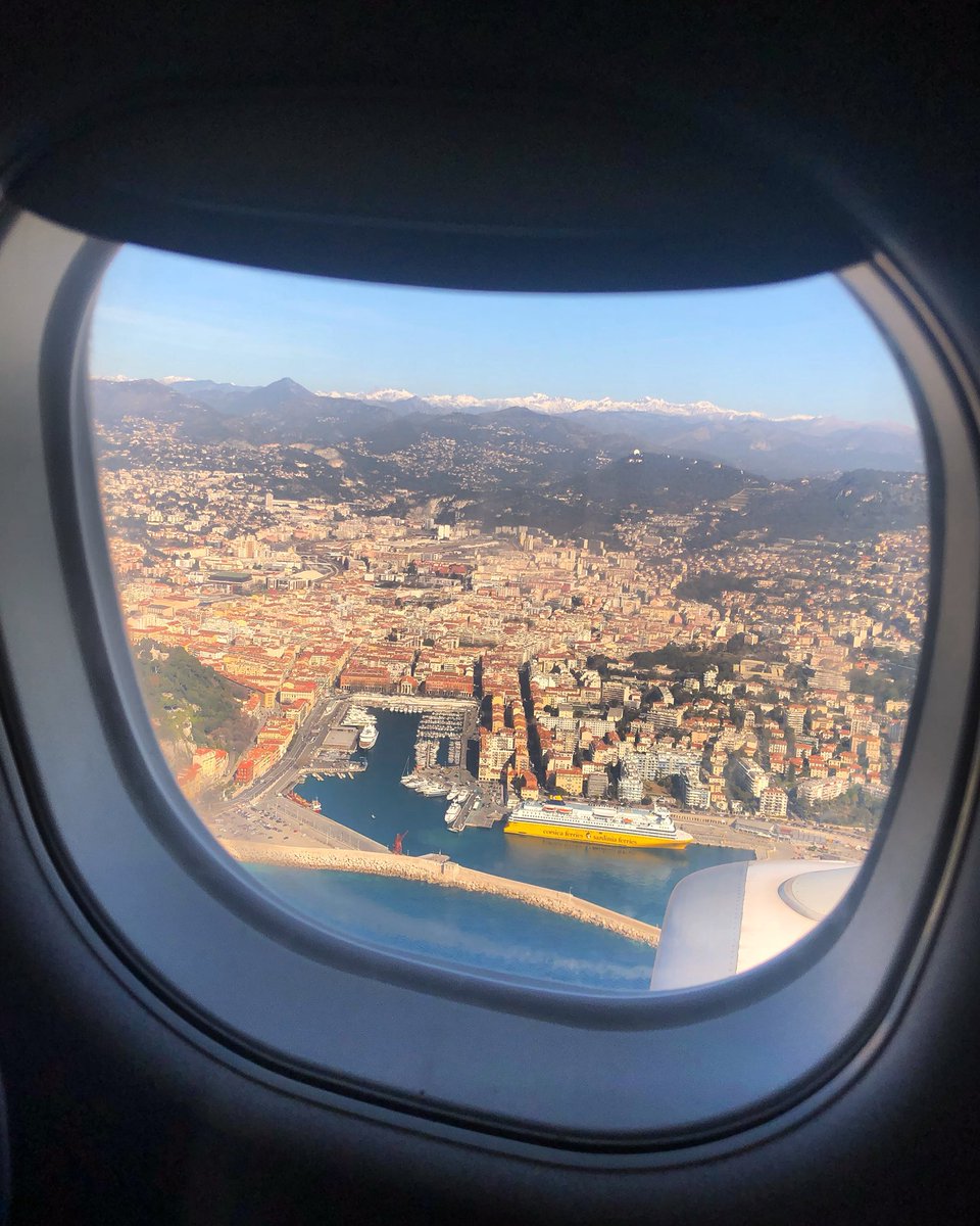 Le <a href="/rivieraports/">Riviera Ports ⚓️</a> de Nice vu du ciel, entre mer et montagne 😍 <a href="/VisitCotedazur/">Côte d'Azur France</a> <a href="/VilledeNice/">Ville de Nice</a> @Nice_Tourisme