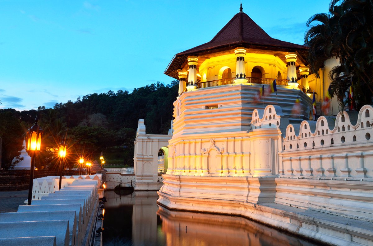 TCworldwide's tweet photo. Sri Lanka was hailed as the number one country to visit in 2019 by Lonely Planet, and with a mix of religion and cultures, world-class temples and rich and varied wildlife it seems like an appropriate choice. We highlight below 12 must-do attractions. https://t.co/sJtr06QqAj https://t.co/ksIVPy4BKR
